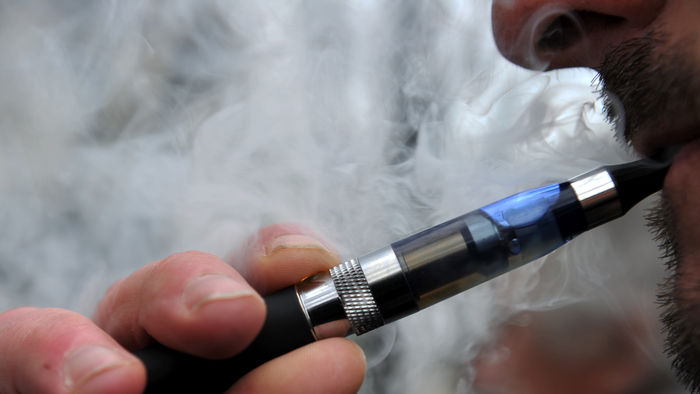 Kinder und Jugendliche werden durch Werbung zu E-Zigarette und Shisha  verführt